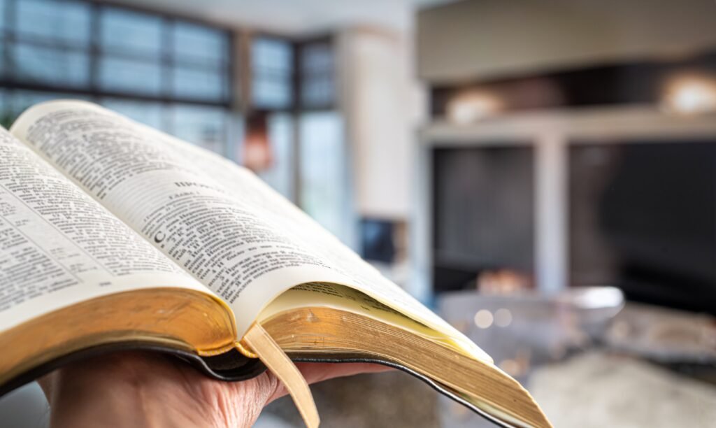 No es solo aprender… es permitir que Dios renueve tu mente. Estudia con nosotros.